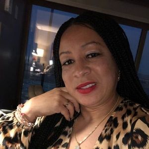 Meet your Posher, Iris